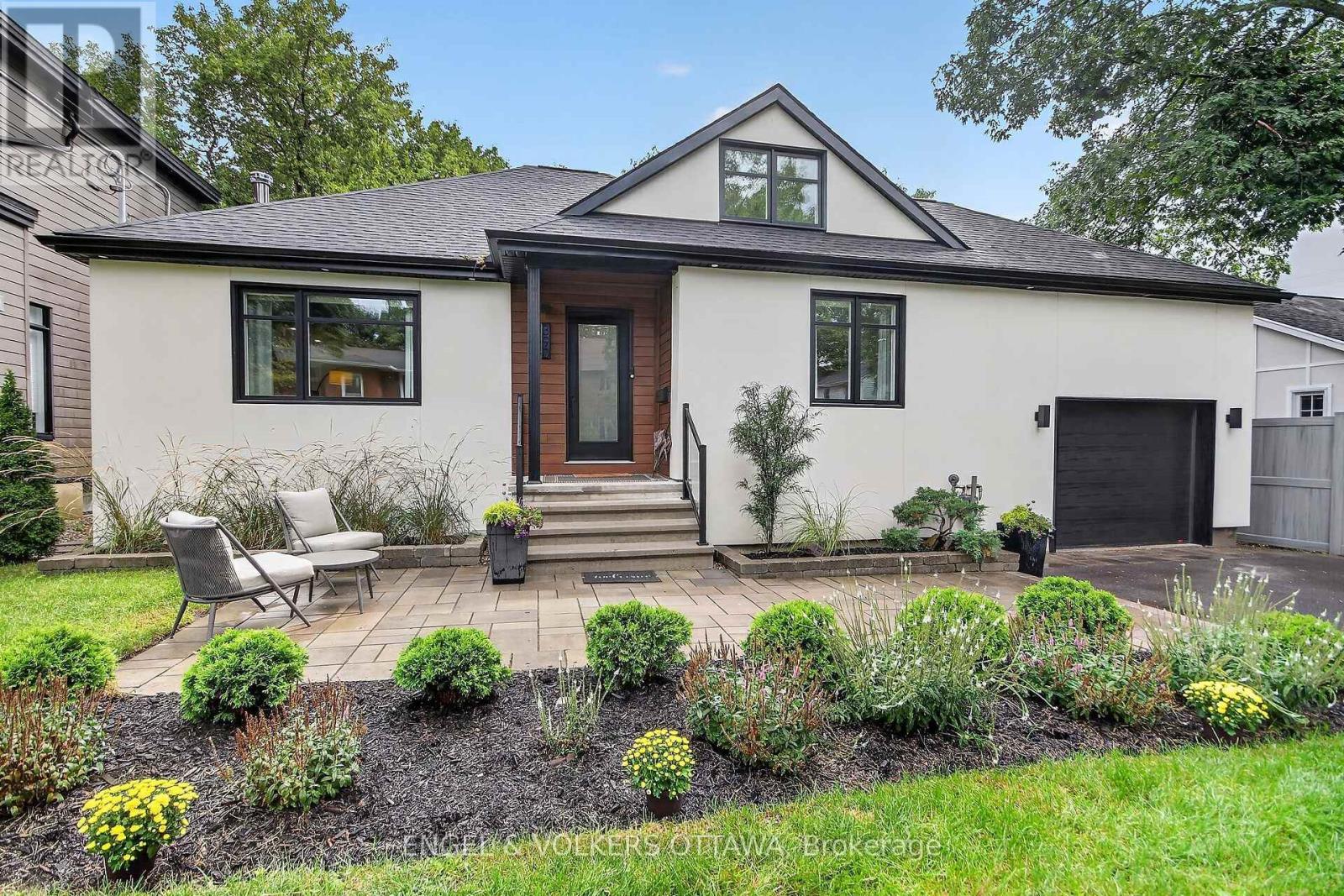 390 PRINCETON AVENUE, Ottawa, Ontario