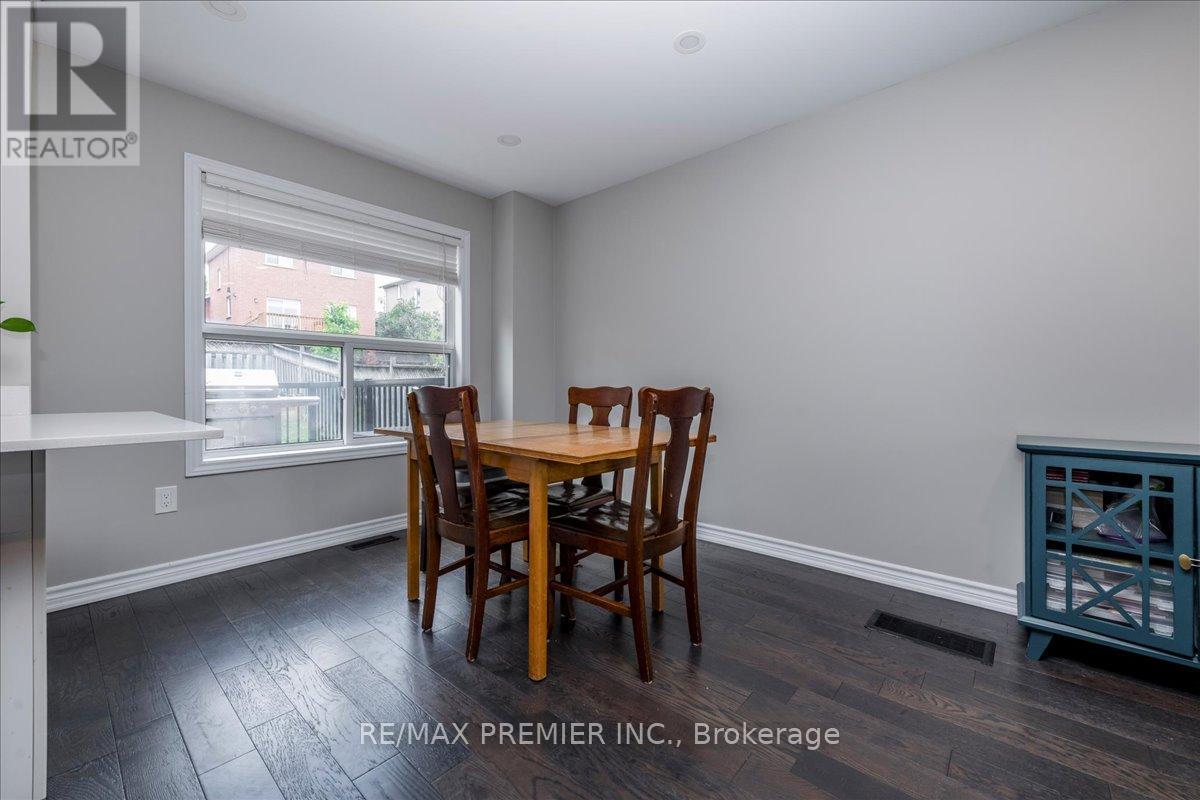 129 Chalmers Drive, Barrie (Painswick South), Ontario  L4N 8W4 - Photo 4 - S13722446