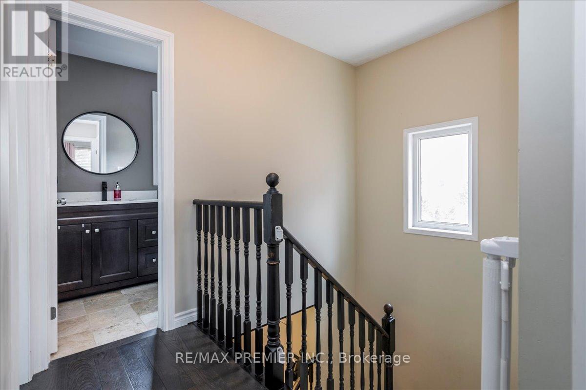 129 Chalmers Drive, Barrie (Painswick South), Ontario  L4N 8W4 - Photo 8 - S13722446