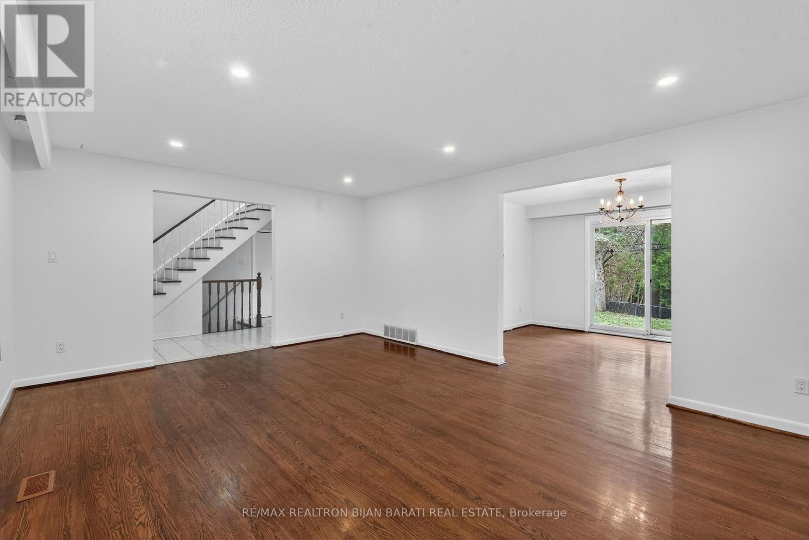 298 Newton Drive, Toronto, Ontario  M2M 2P8 - Photo 9 - C12953274