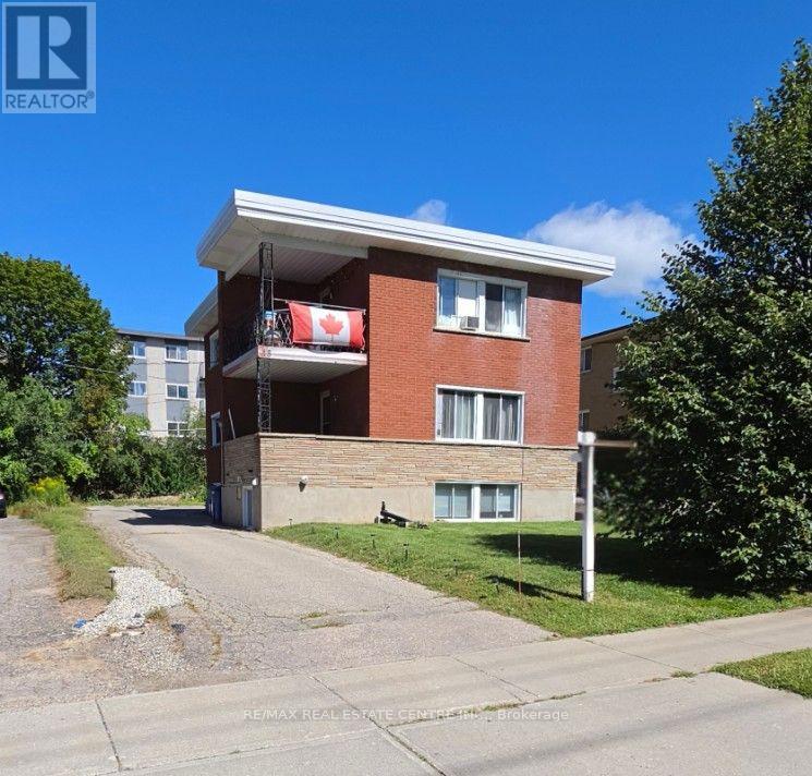 18 HIGH STREET, Waterloo, Ontario