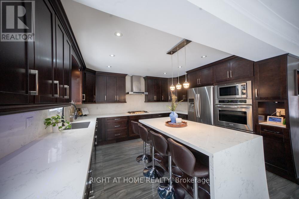 2088 Perran Drive, Mississauga, Ontario  L5K 2R4 - Photo 13 - W13722404