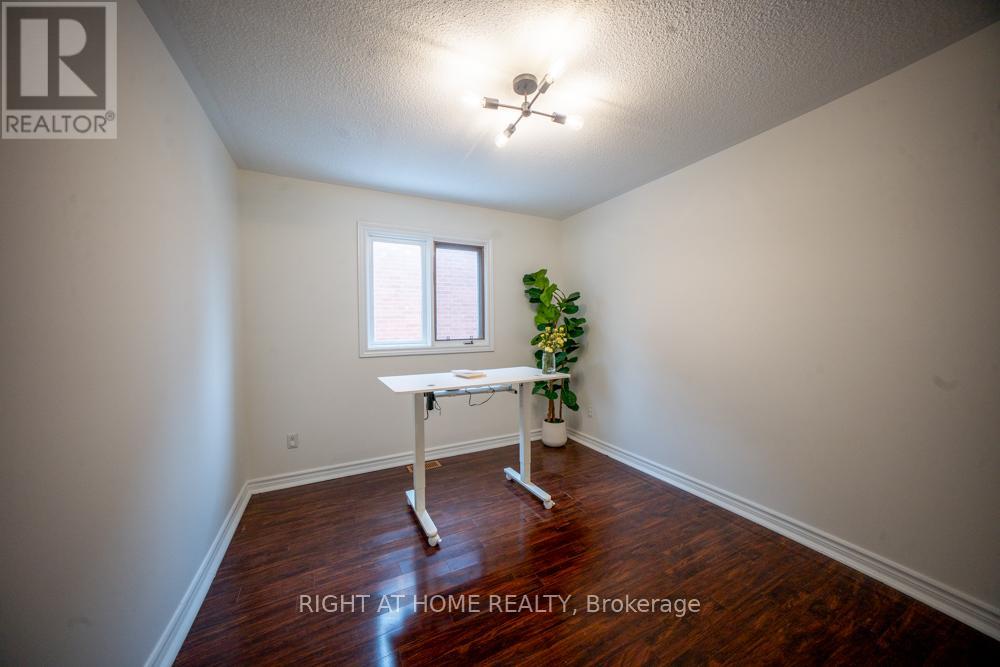 2088 Perran Drive, Mississauga, Ontario  L5K 2R4 - Photo 20 - W13722404