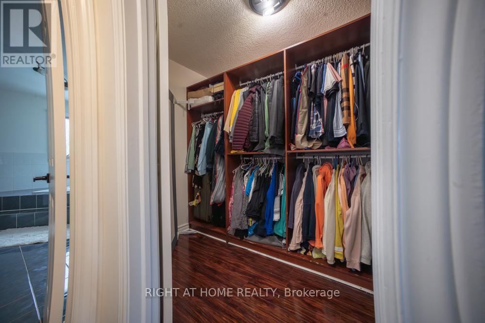 2088 Perran Drive, Mississauga, Ontario  L5K 2R4 - Photo 25 - W13722404