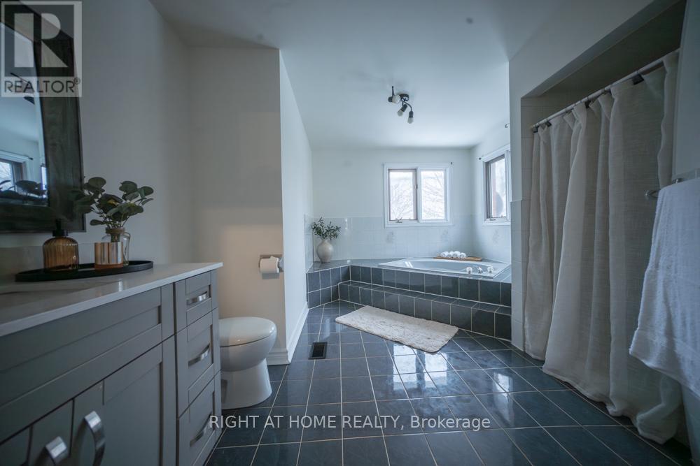 2088 Perran Drive, Mississauga, Ontario  L5K 2R4 - Photo 26 - W13722404