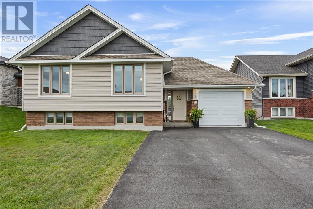 41 Meadowgreen Drive, Garson, Ontario