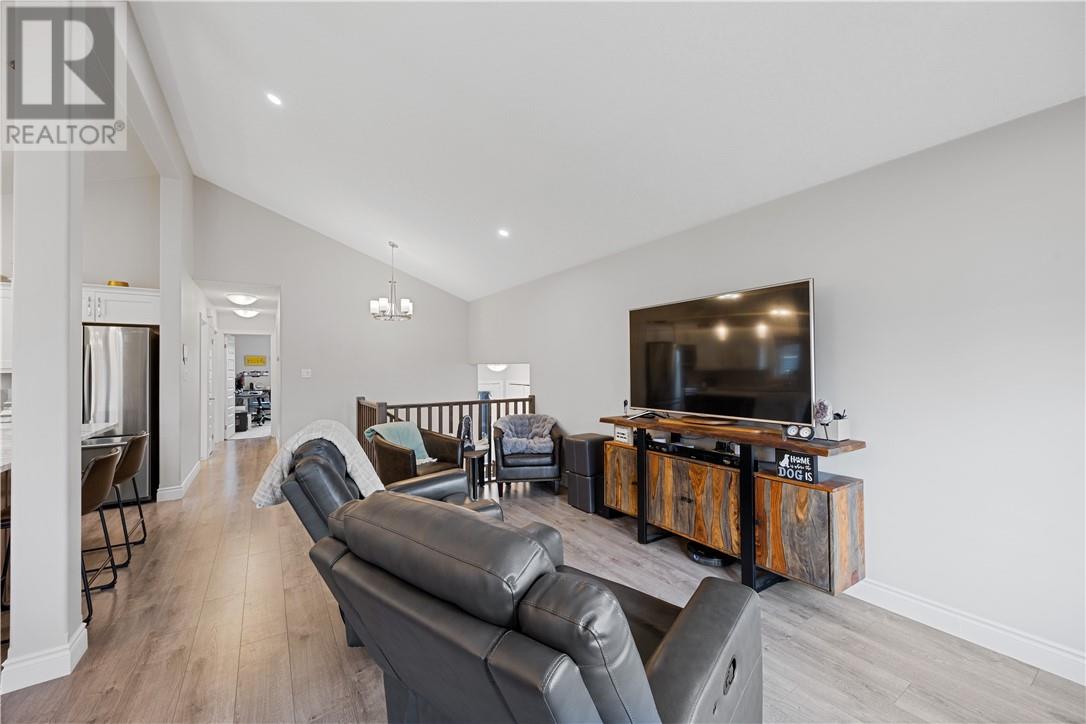 41 Meadowgreen Drive, Garson, Ontario  P3L 0B1 - Photo 10 - 2130058