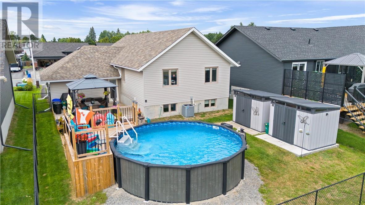 41 Meadowgreen Drive, Garson, Ontario  P3L 0B1 - Photo 3 - 2130058