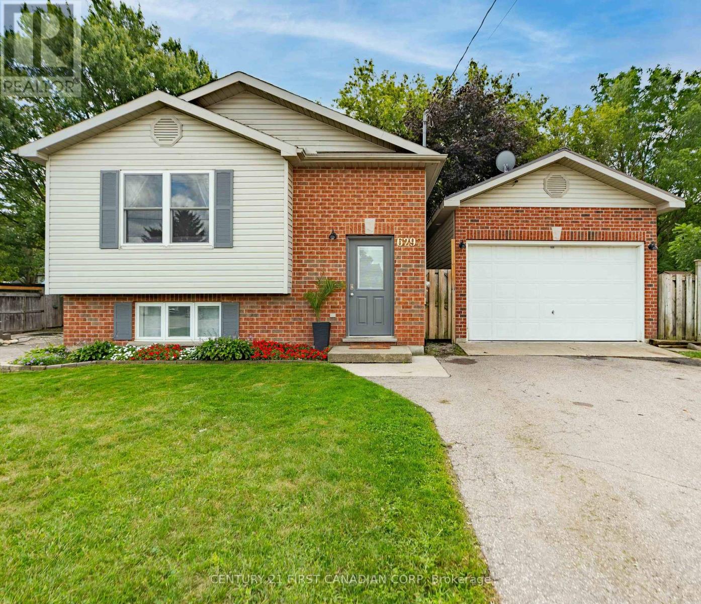 6297 WILLIAM STREET, Lucan Biddulph, Ontario