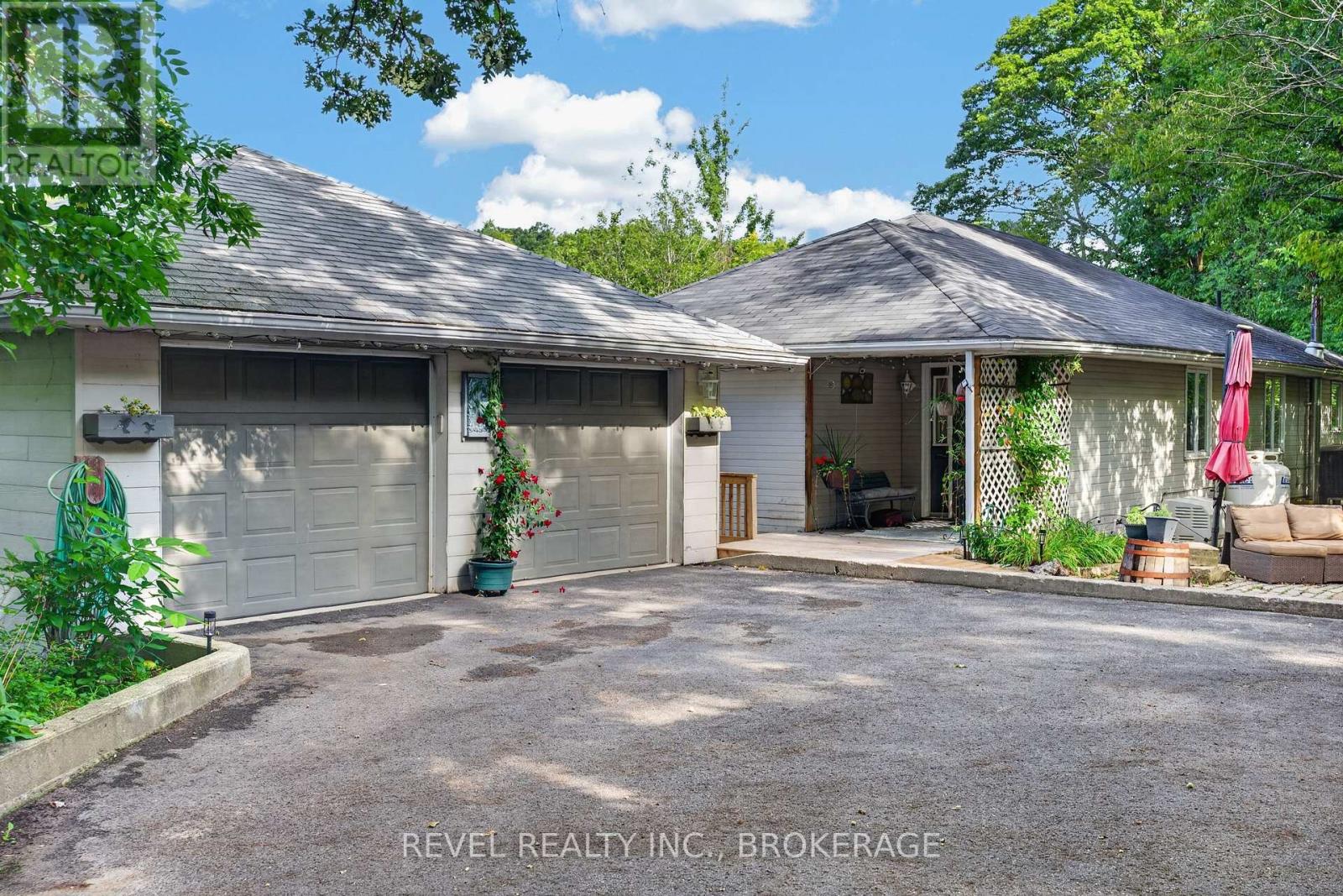 5383 Rideau Road — photo 1