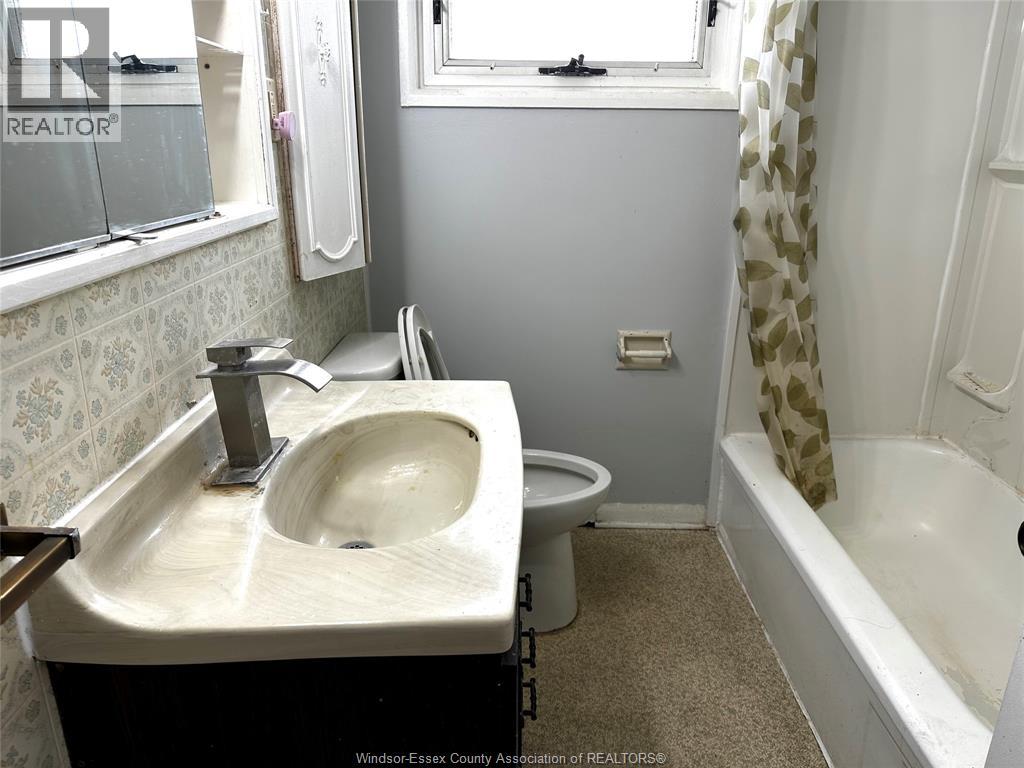 3615 Longfellow, Windsor, Ontario  N9E 2M2 - Photo 15 - 26019127