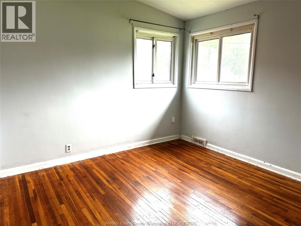 3615 Longfellow, Windsor, Ontario  N9E 2M2 - Photo 12 - 26019127