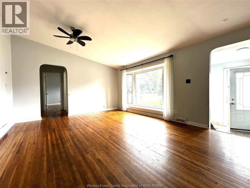 3615 Longfellow, Windsor, Ontario  N9E 2M2 - Photo 9 - 26019127