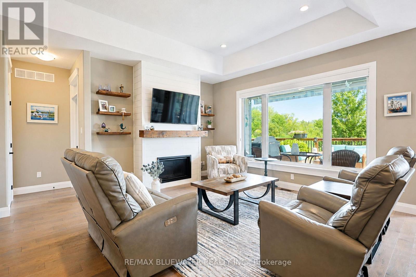 34 Sunrise Lane, Lambton Shores, Ontario  N0M 1T0 - Photo 15 - X13722534