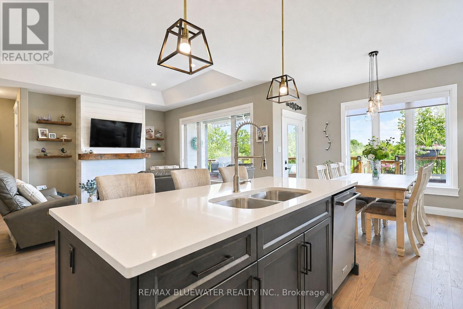 34 Sunrise Lane, Lambton Shores, Ontario  N0M 1T0 - Photo 19 - X13722534