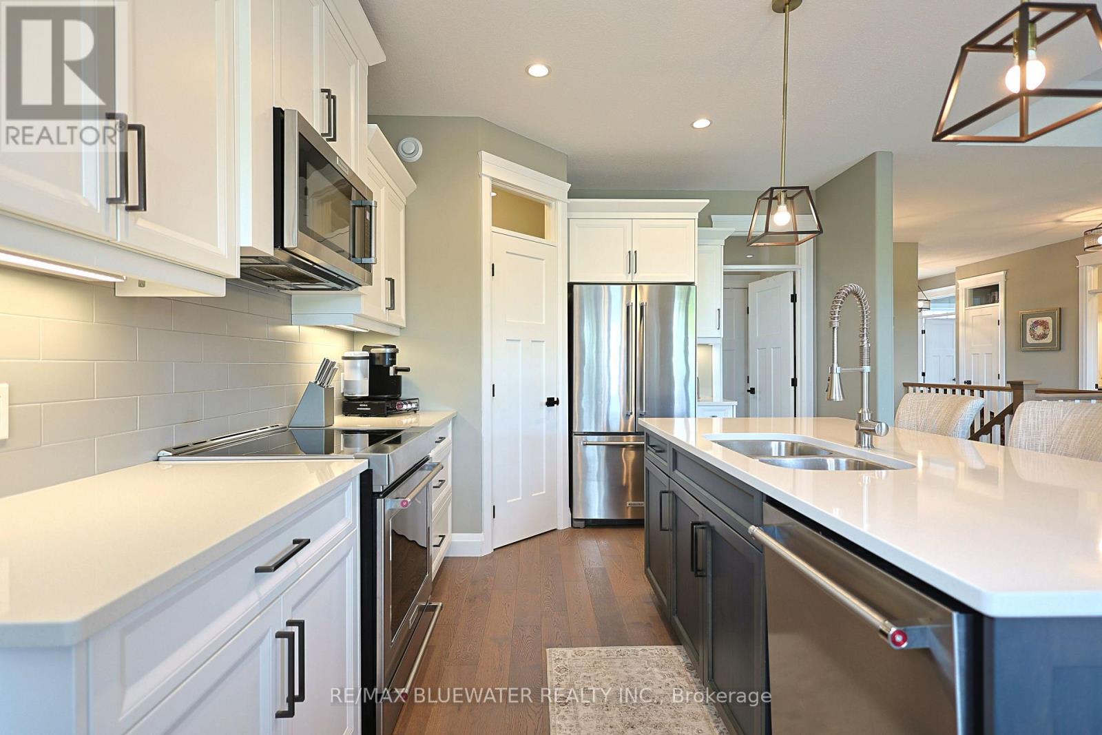 34 Sunrise Lane, Lambton Shores, Ontario  N0M 1T0 - Photo 20 - X13722534