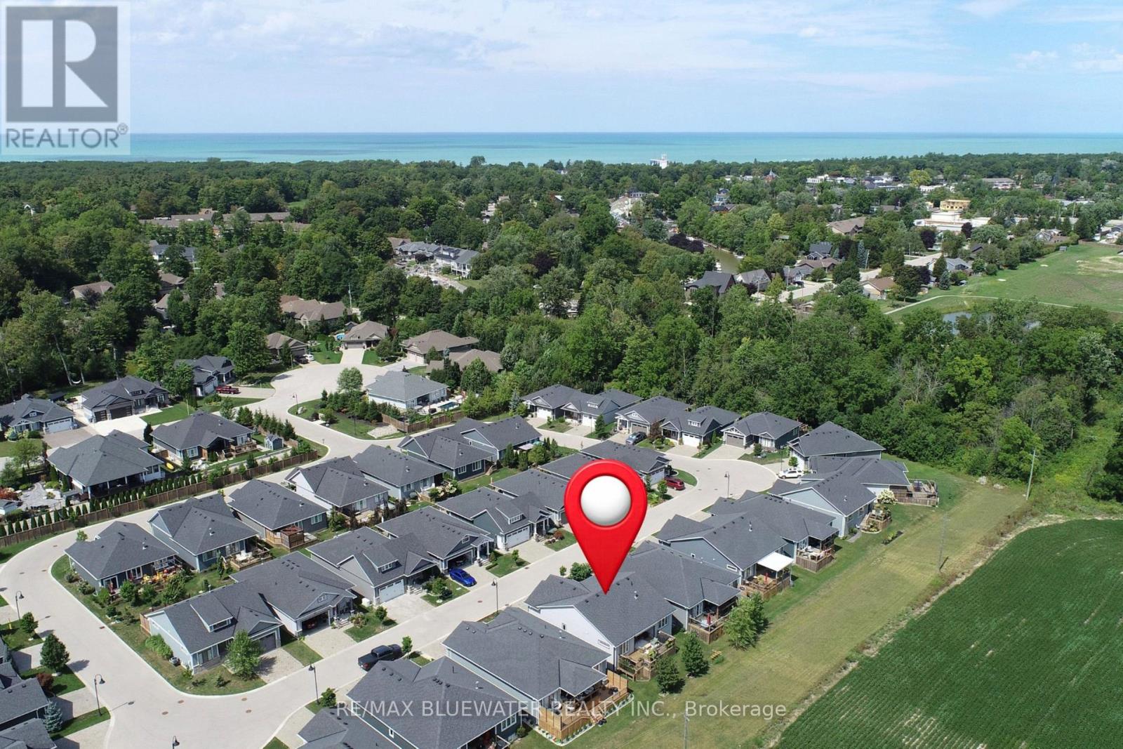 34 Sunrise Lane, Lambton Shores, Ontario  N0M 1T0 - Photo 3 - X13722534