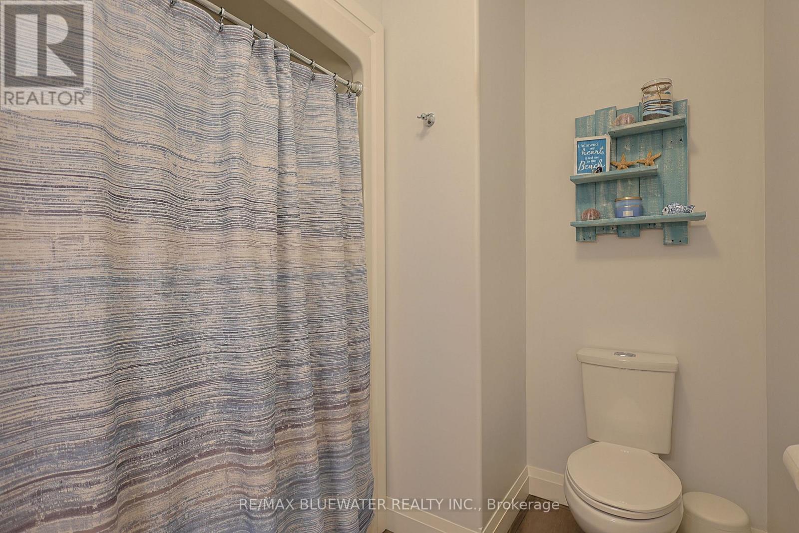 34 Sunrise Lane, Lambton Shores, Ontario  N0M 1T0 - Photo 31 - X13722534