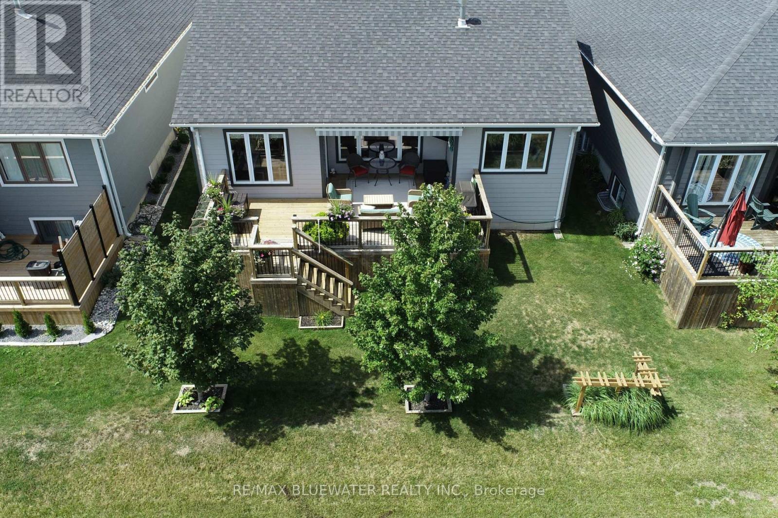 34 Sunrise Lane, Lambton Shores, Ontario  N0M 1T0 - Photo 43 - X13722534