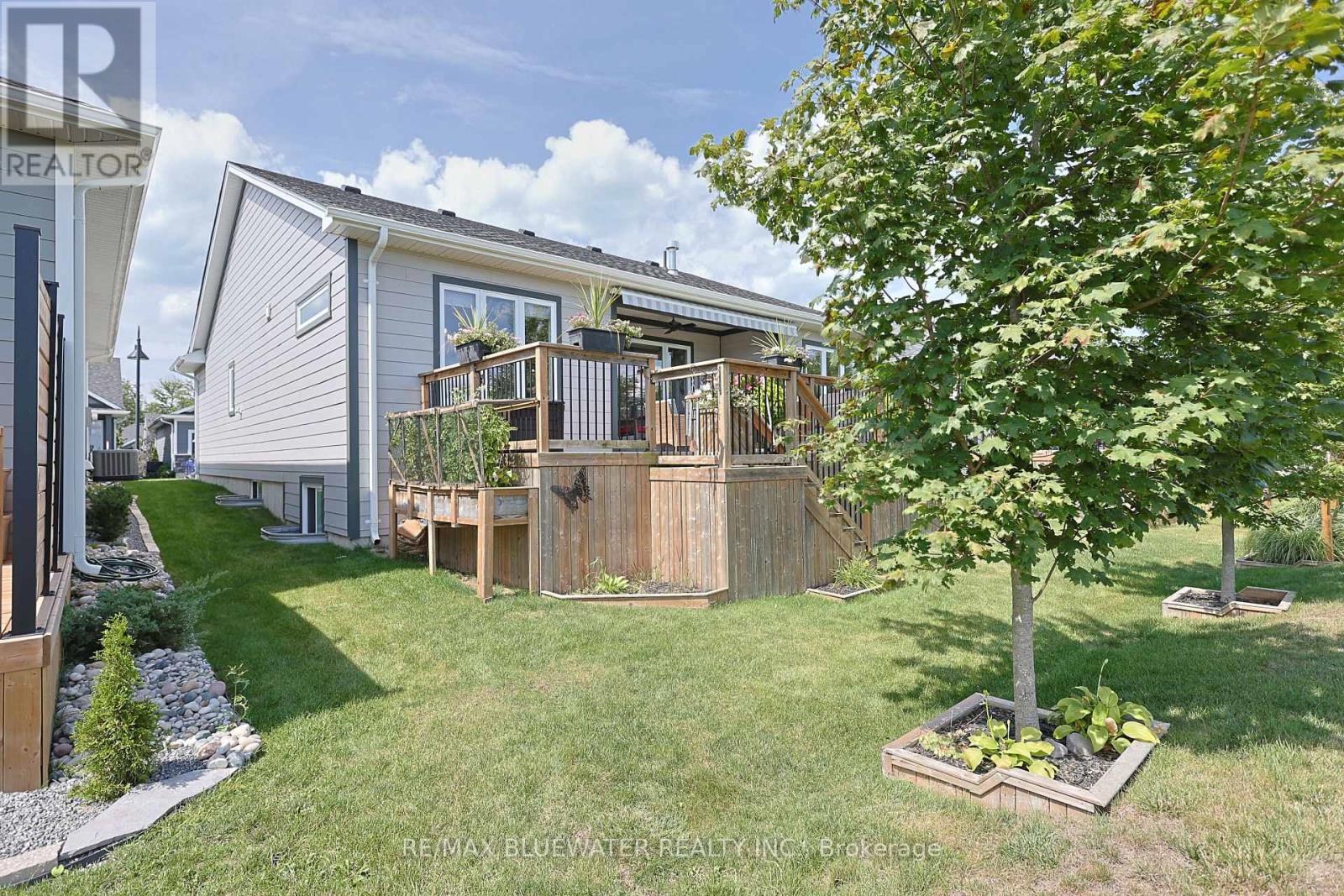34 Sunrise Lane, Lambton Shores, Ontario  N0M 1T0 - Photo 49 - X13722534