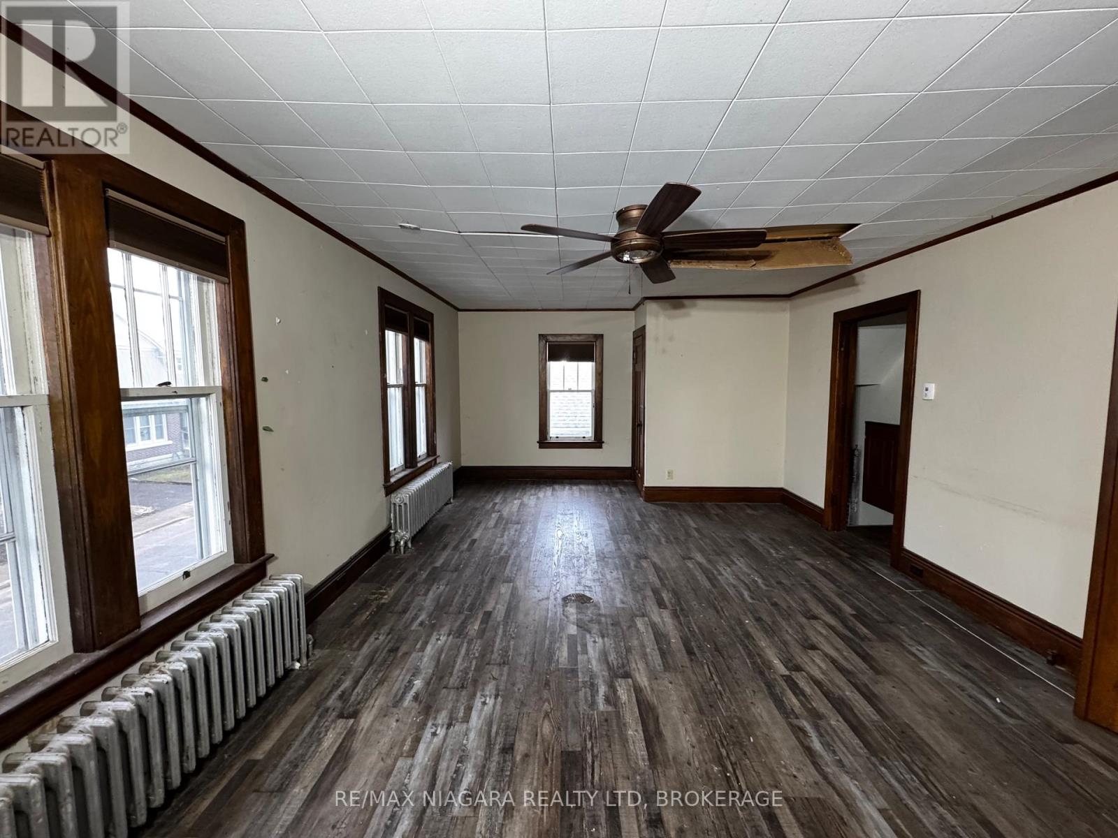 34 Avenue Place, Welland, Ontario  L3B 4B1 - Photo 11 - X12968478
