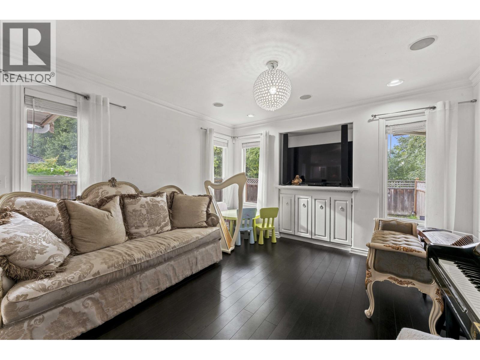 887 Riverside Drive, Port Coquitlam, British Columbia V3B 7T6 - Photo 6 - R3158212