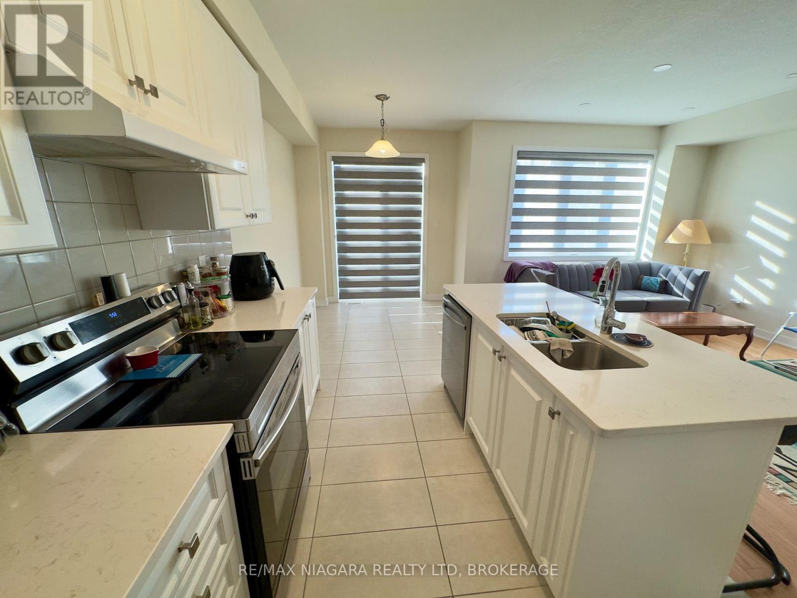 Upper - 21 Keelson Street, Welland, Ontario  L3B 0M2 - Photo 4 - X13704304
