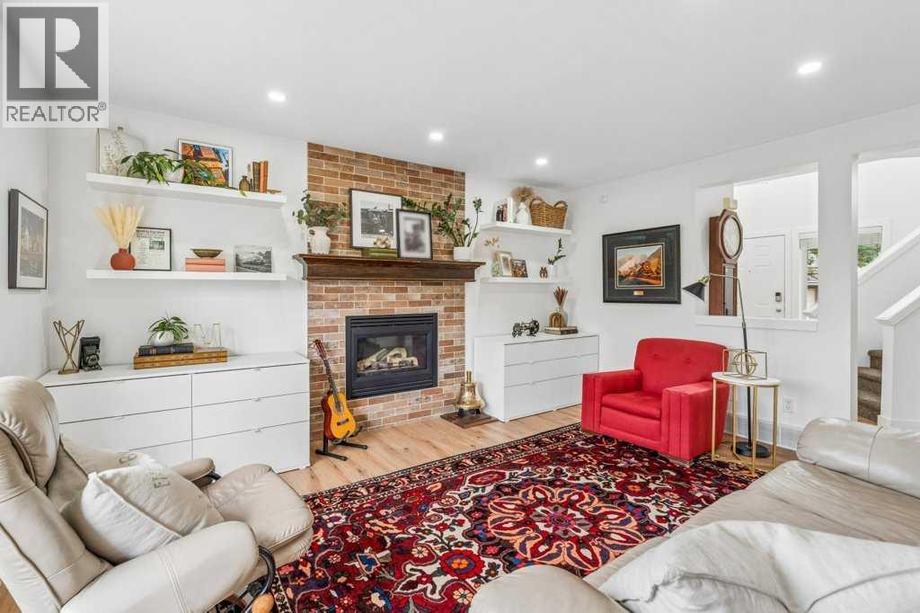42 Douglas Glen Circle SE, Calgary, Alberta  T2Z 3T3 - Photo 6 - A2336518