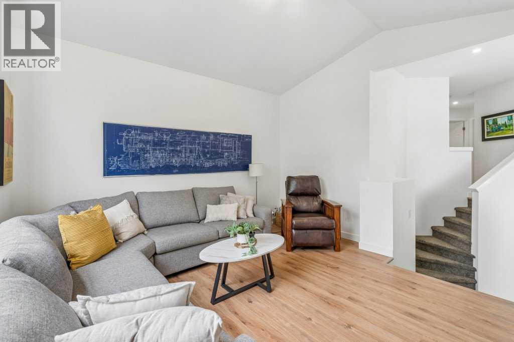 42 Douglas Glen Circle SE, Calgary, Alberta  T2Z 3T3 - Photo 15 - A2336518