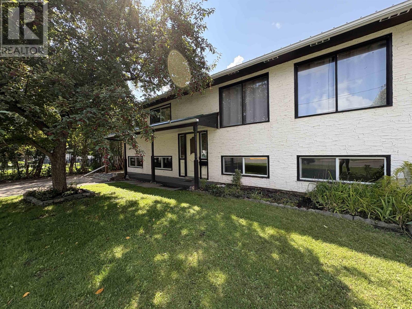 357 DANIEL AVE, FORT FRANCES, Ontario