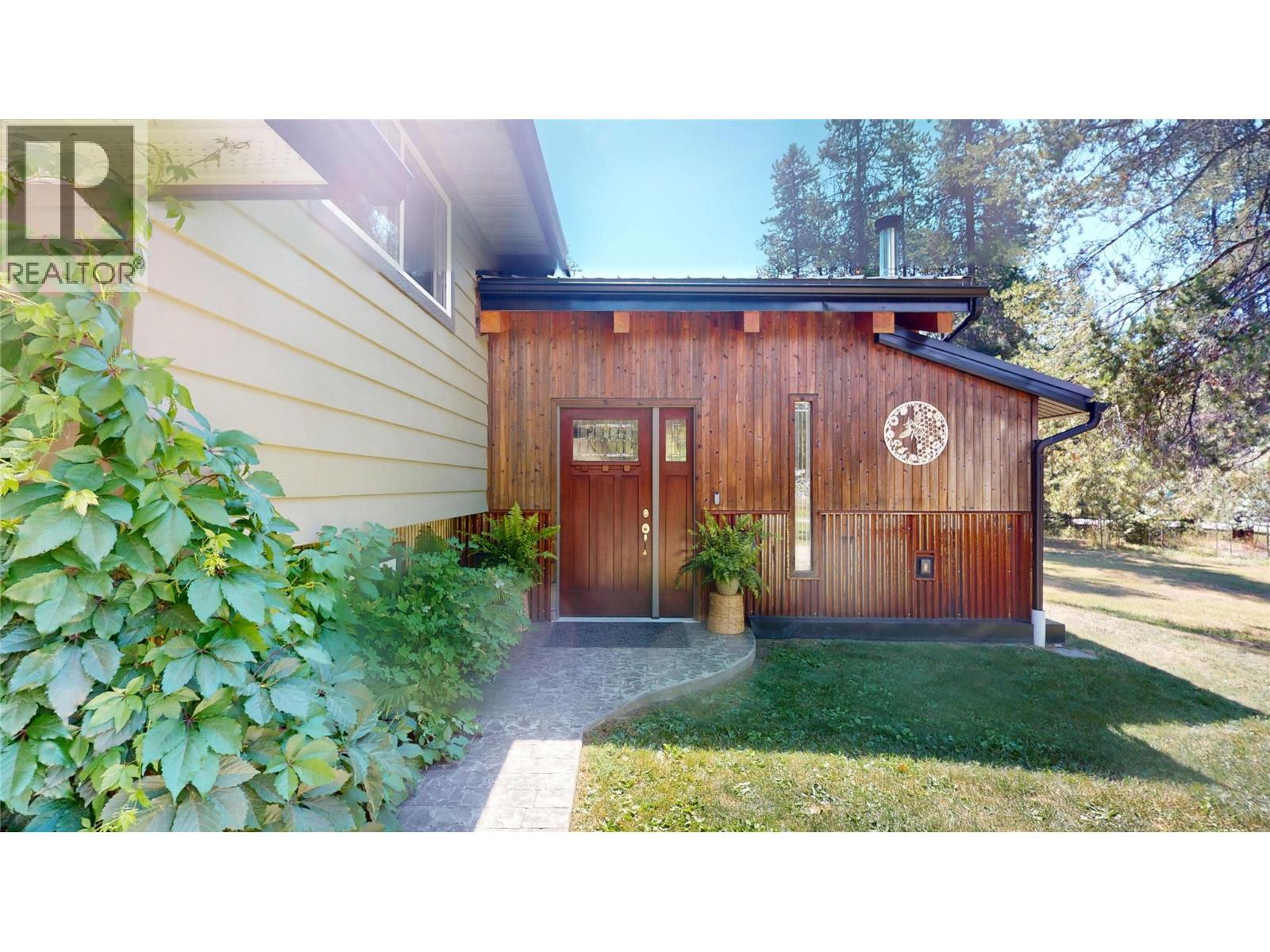 4200 Wilks Road, Cranbrook, British Columbia  V1C 6S9 - Photo 3 - 10396218