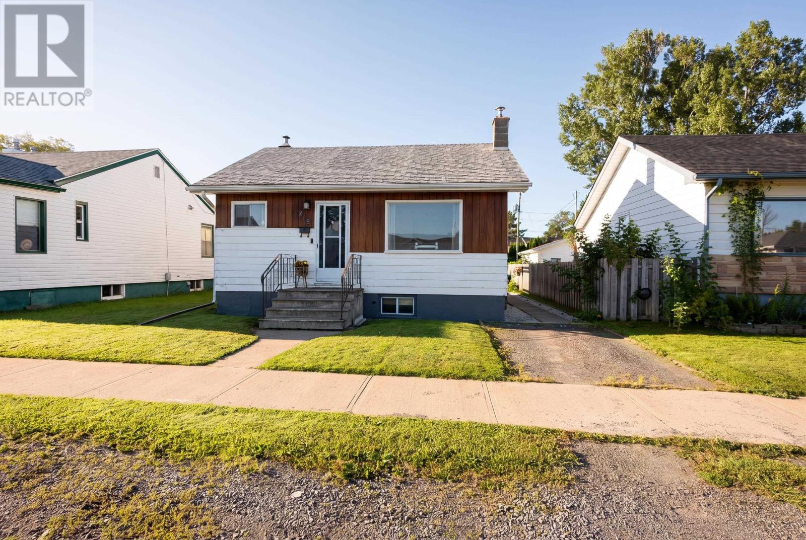 218 Christina Street E, Thunder Bay, Ontario