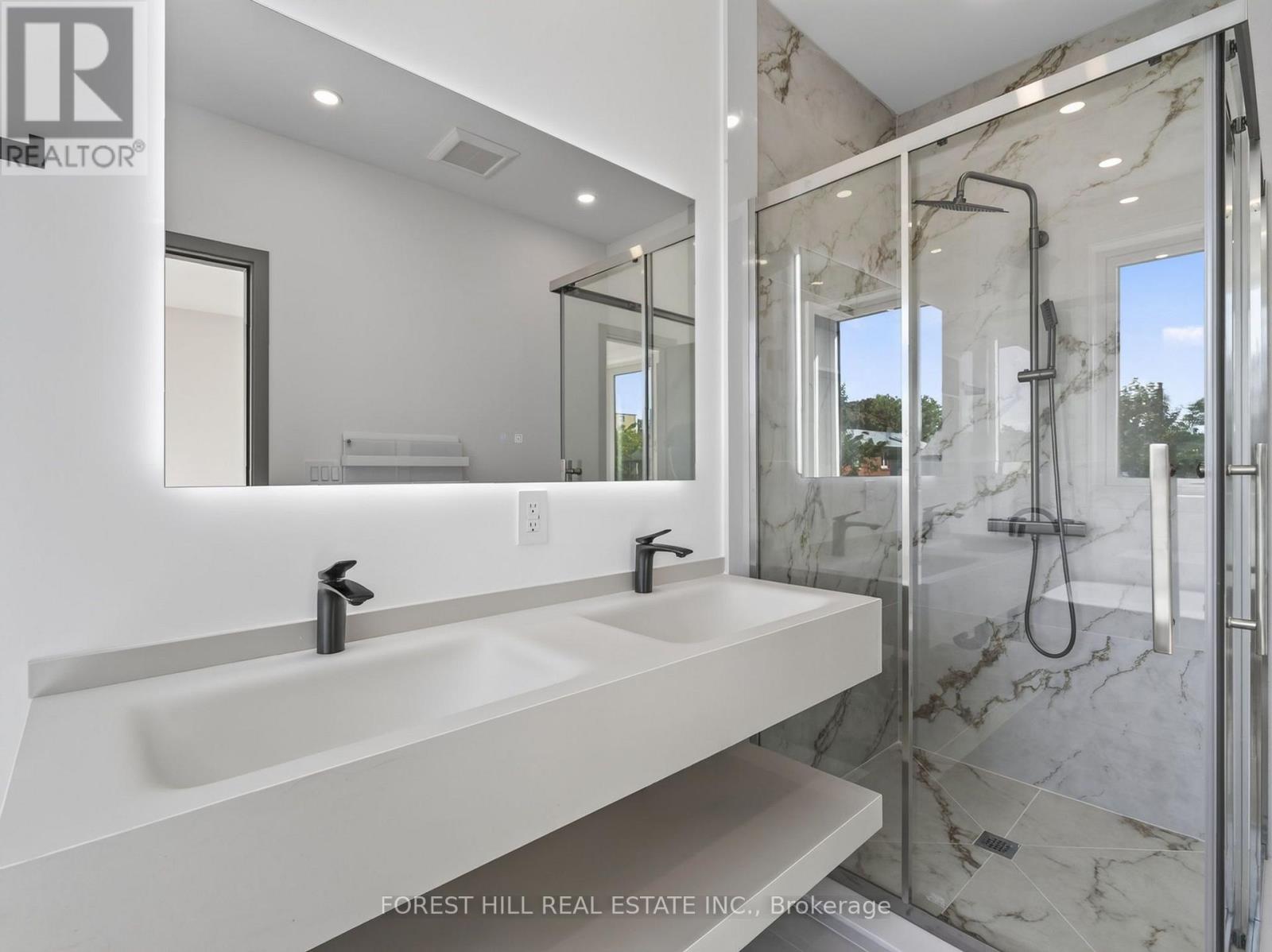 207 Robina Avenue, Toronto, Ontario  M6C 3Y9 - Photo 28 - C13715466