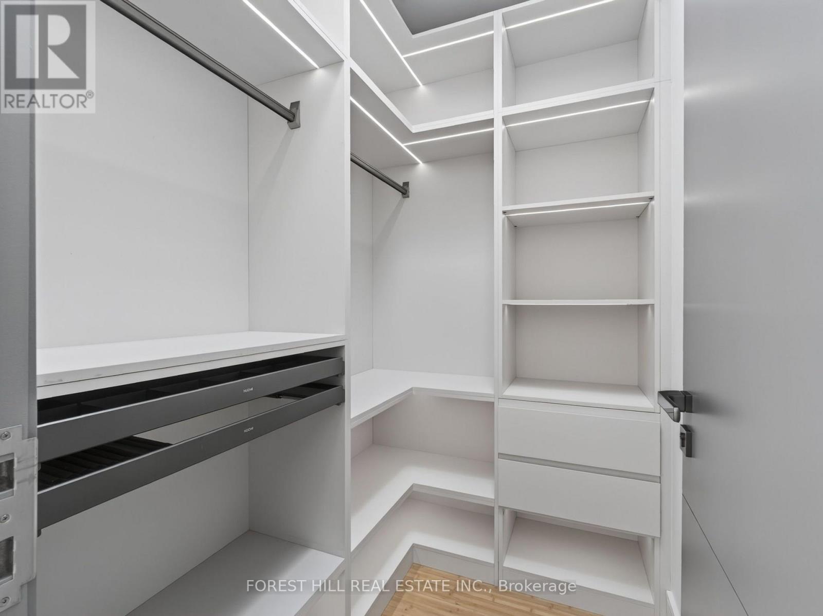 207 Robina Avenue, Toronto, Ontario  M6C 3Y9 - Photo 30 - C13715466