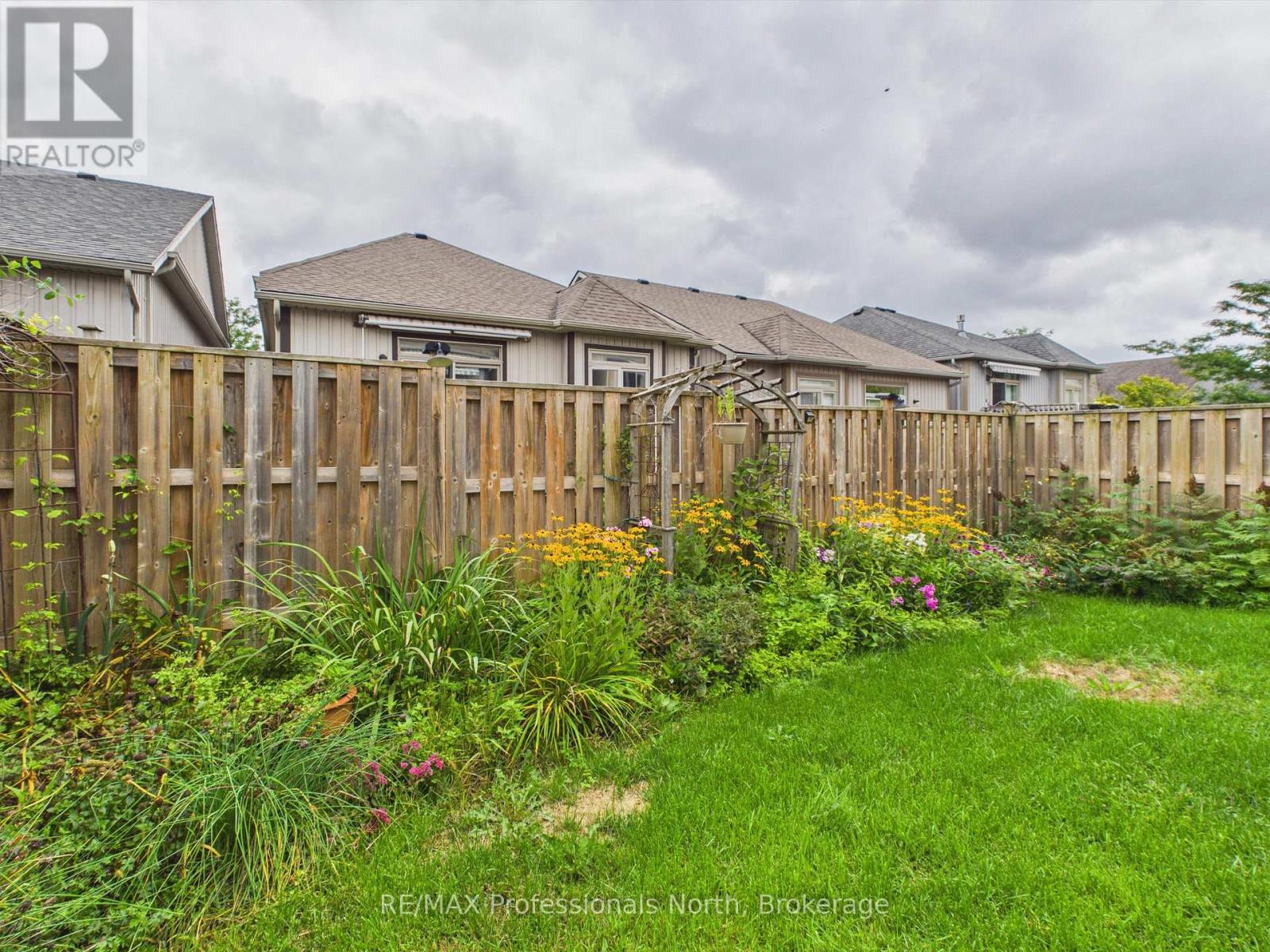35 Canterbury Circle, Orillia, Ontario  L3V 0C9 - Photo 3 - S13722500