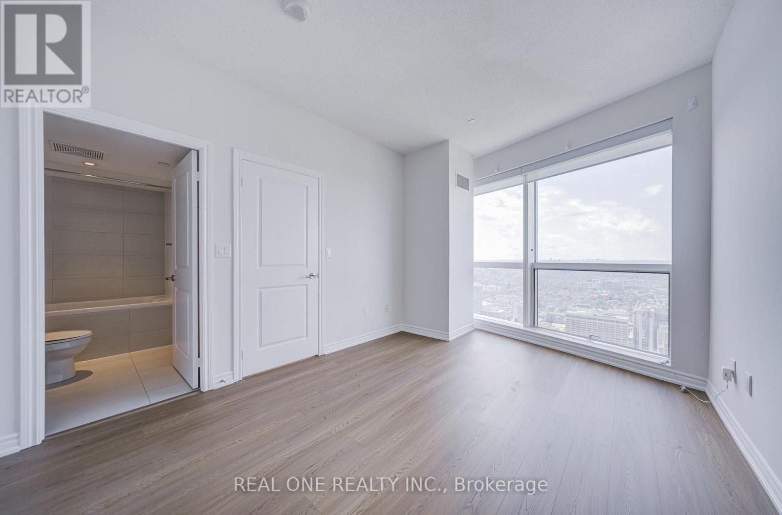 5814 - 386 Yonge Street, Toronto, Ontario M5B 0A5 - Photo 23 - C13722568