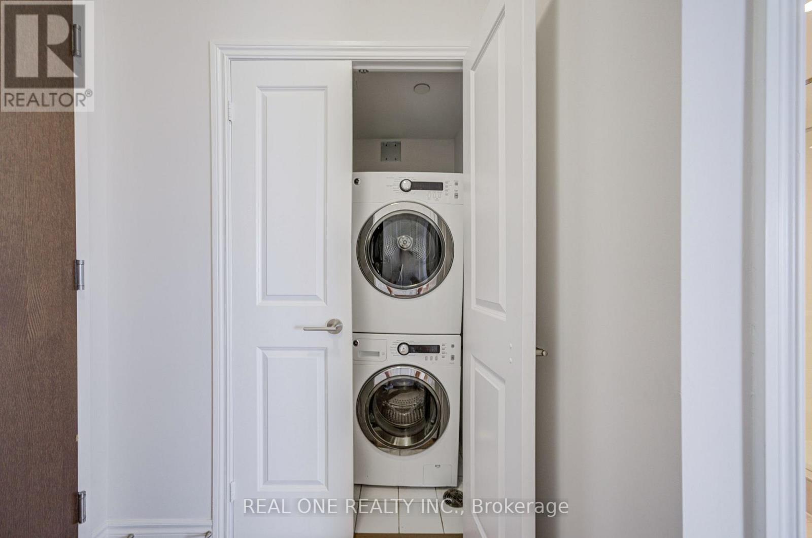 5814 - 386 Yonge Street, Toronto, Ontario M5B 0A5 - Photo 37 - C13722568