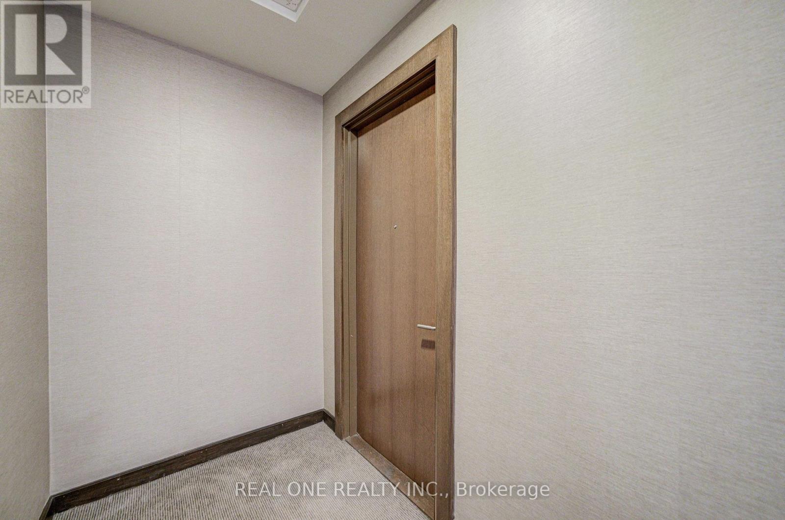 5814 - 386 Yonge Street, Toronto, Ontario M5B 0A5 - Photo 4 - C13722568
