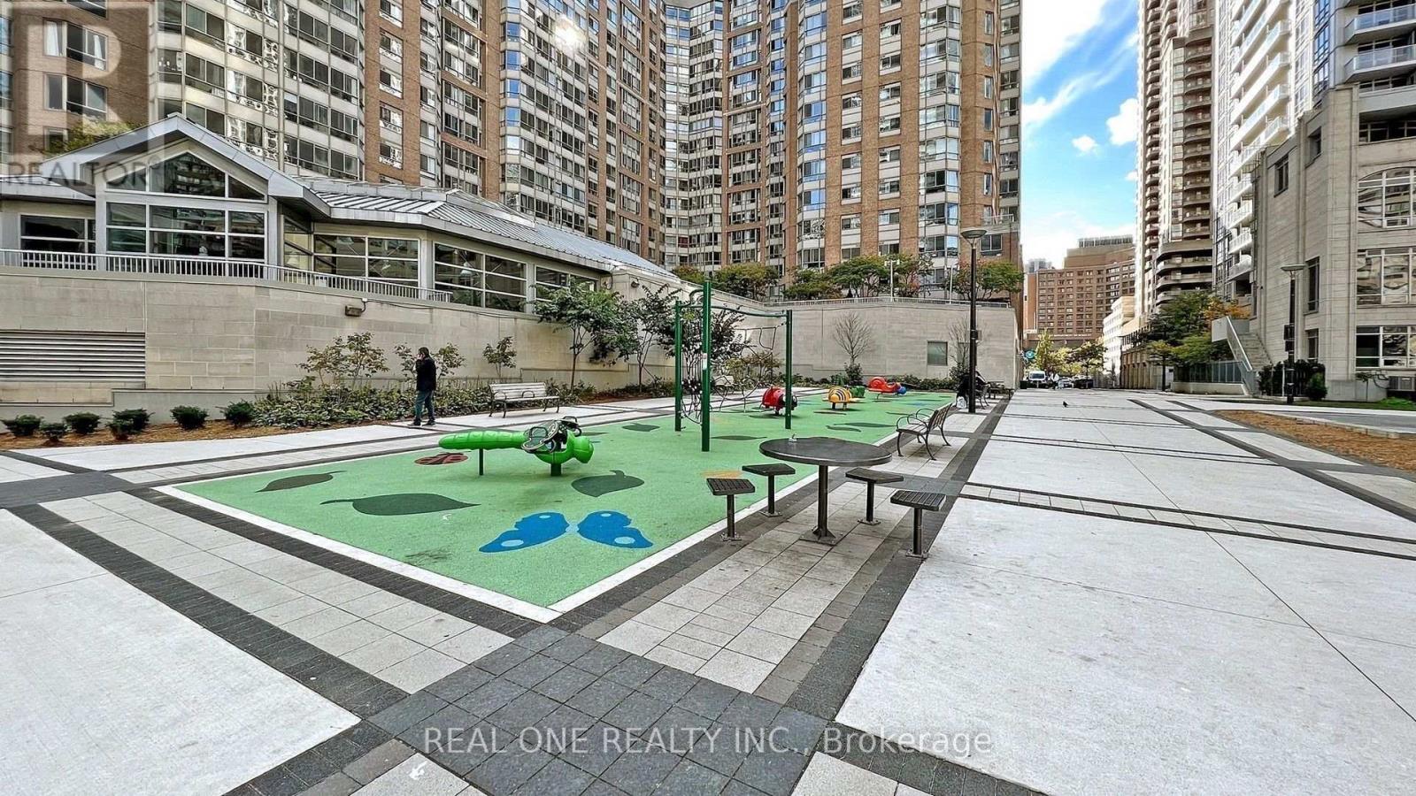 5814 - 386 Yonge Street, Toronto, Ontario M5B 0A5 - Photo 46 - C13722568