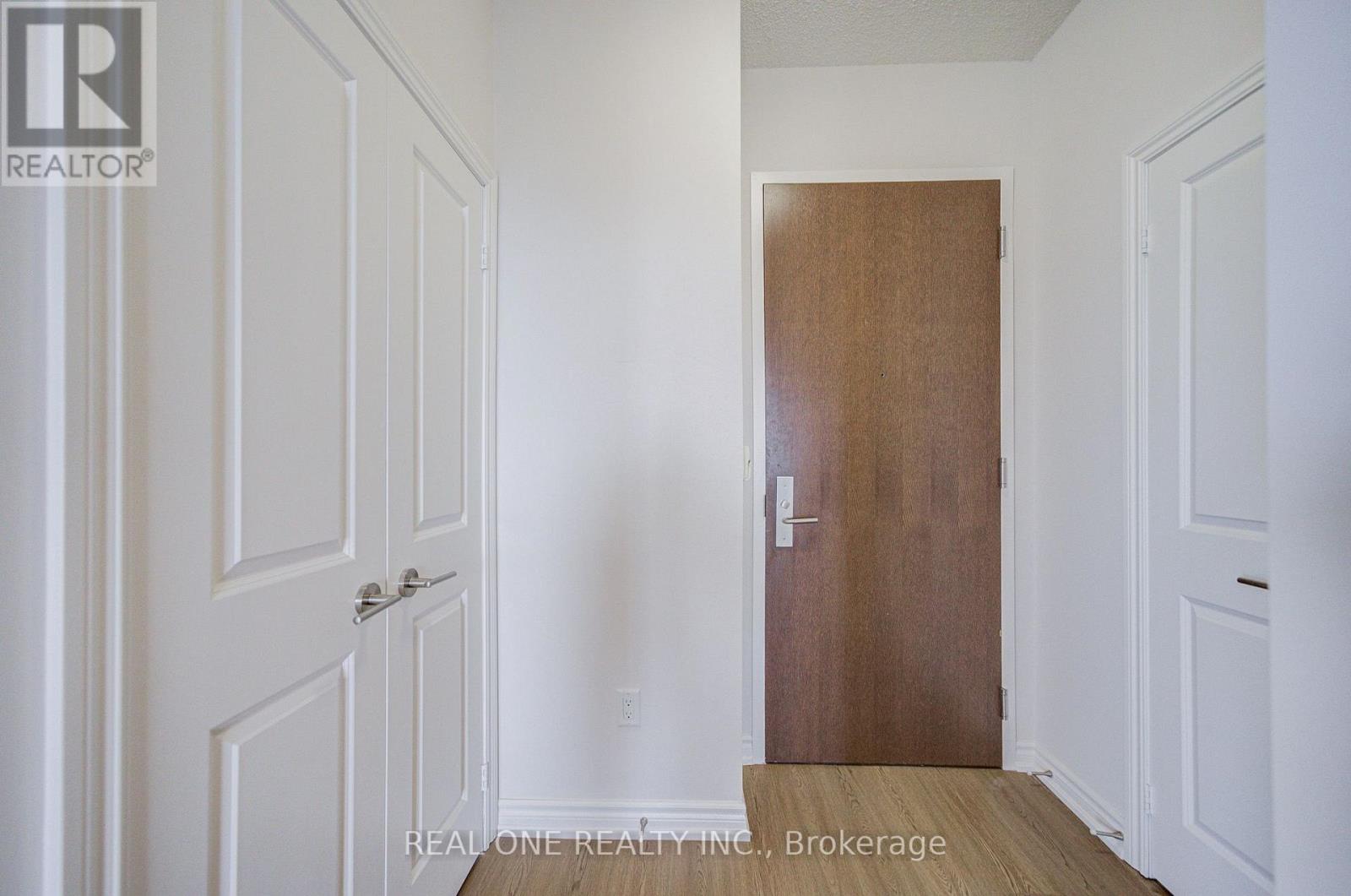5814 - 386 Yonge Street, Toronto, Ontario M5B 0A5 - Photo 5 - C13722568