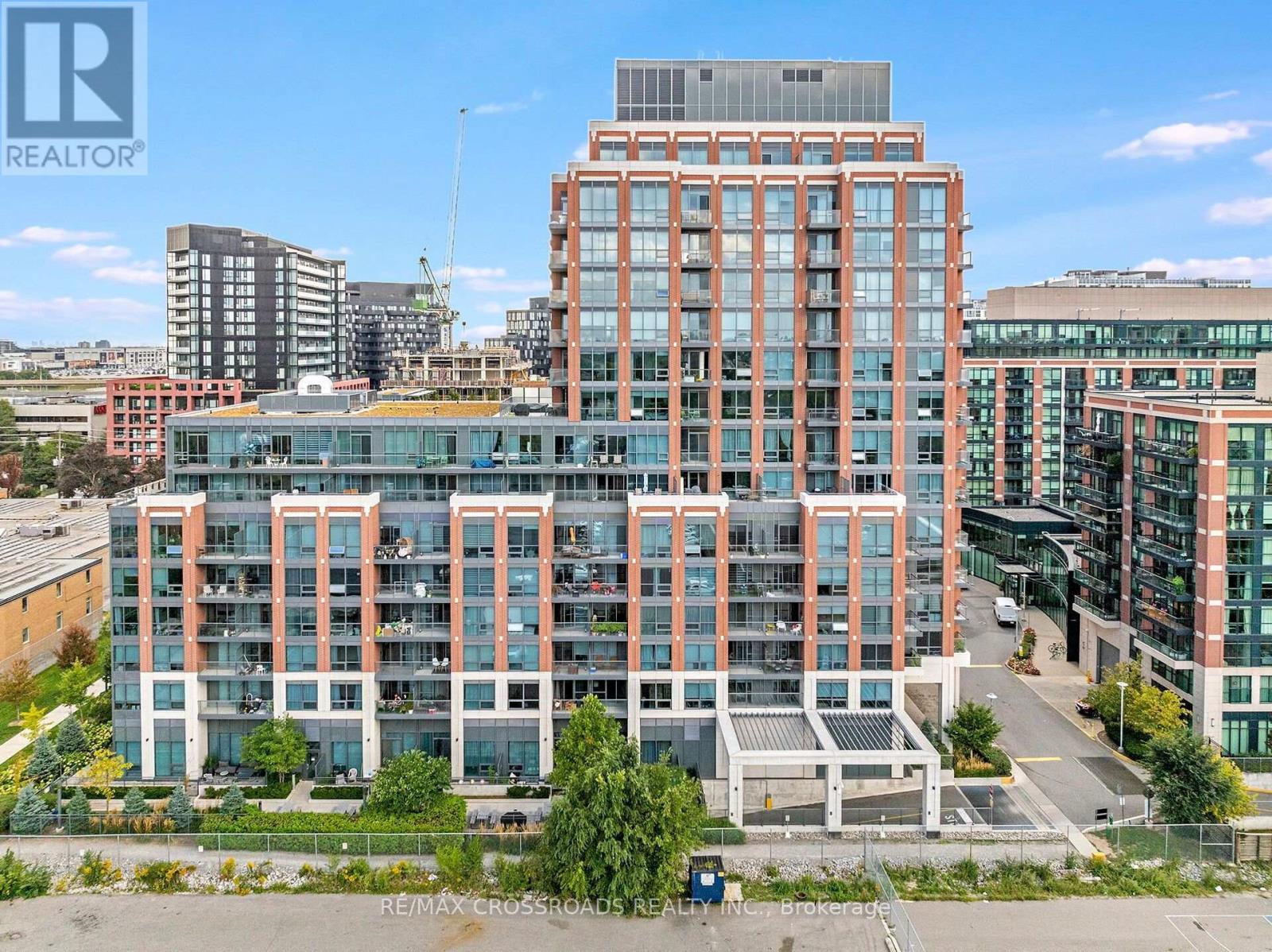 735 - 31 TIPPETT ROAD, Toronto, Ontario
