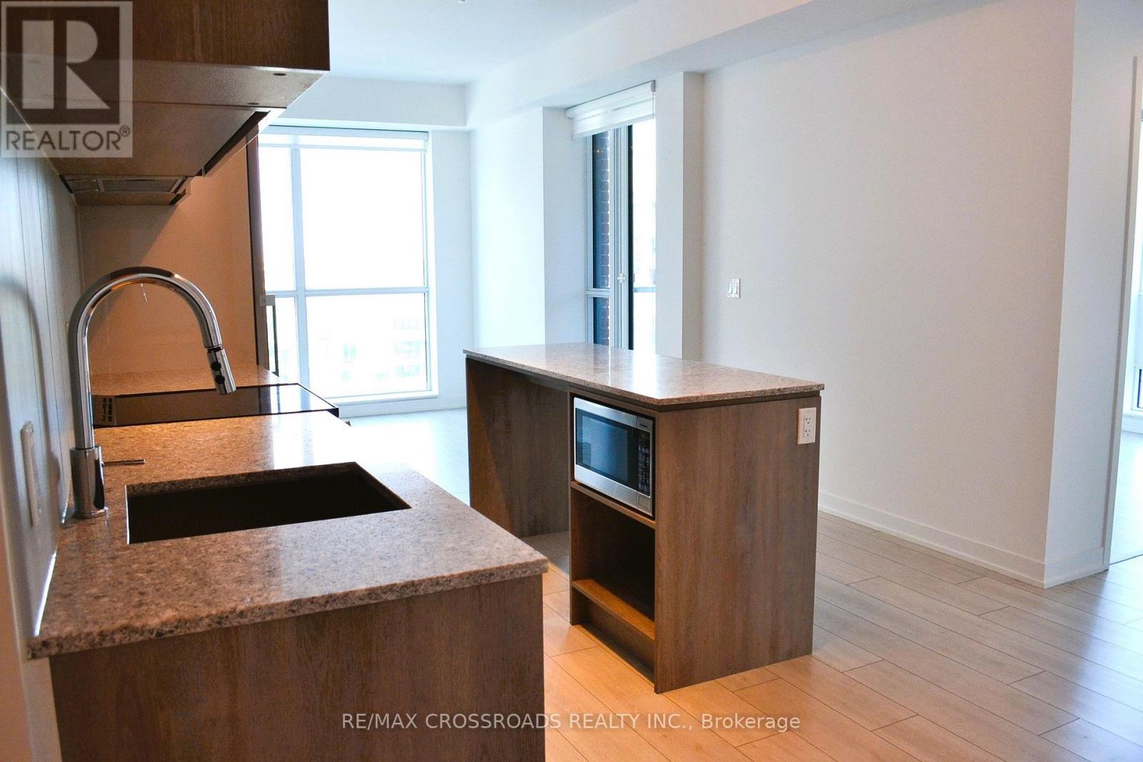 735 - 31 Tippett Road, Toronto, Ontario  M3H 0C8 - Photo 2 - C13722572