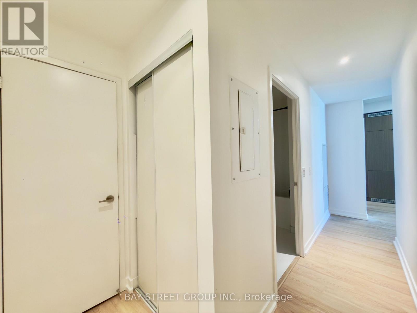 1119 - 20 Edward Street, Toronto, Ontario  M5G 1C9 - Photo 4 - C13722580