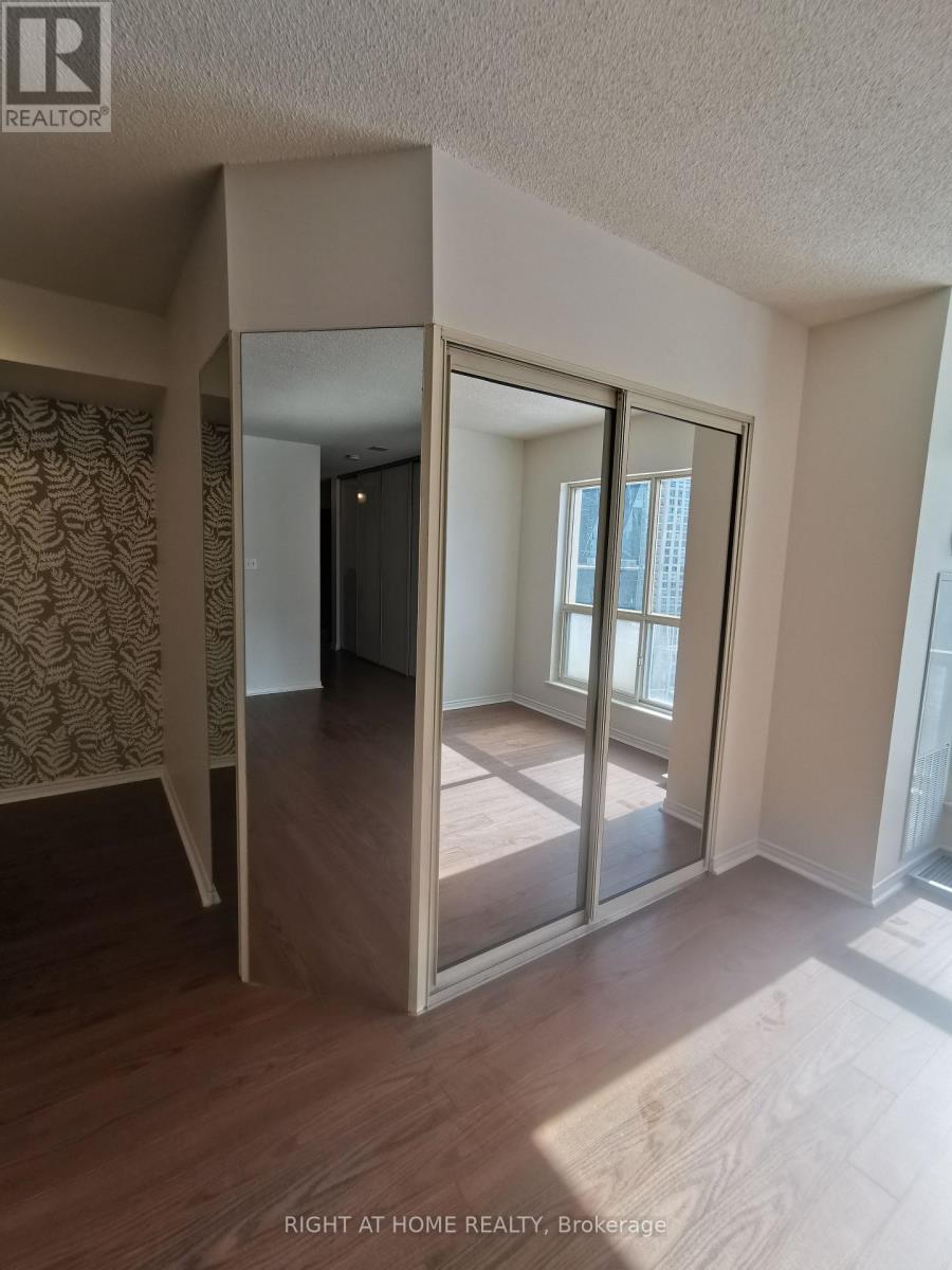 1619 - 25 The Esplanade, Toronto, Ontario  M5E 1W5 - Photo 10 - C13722634