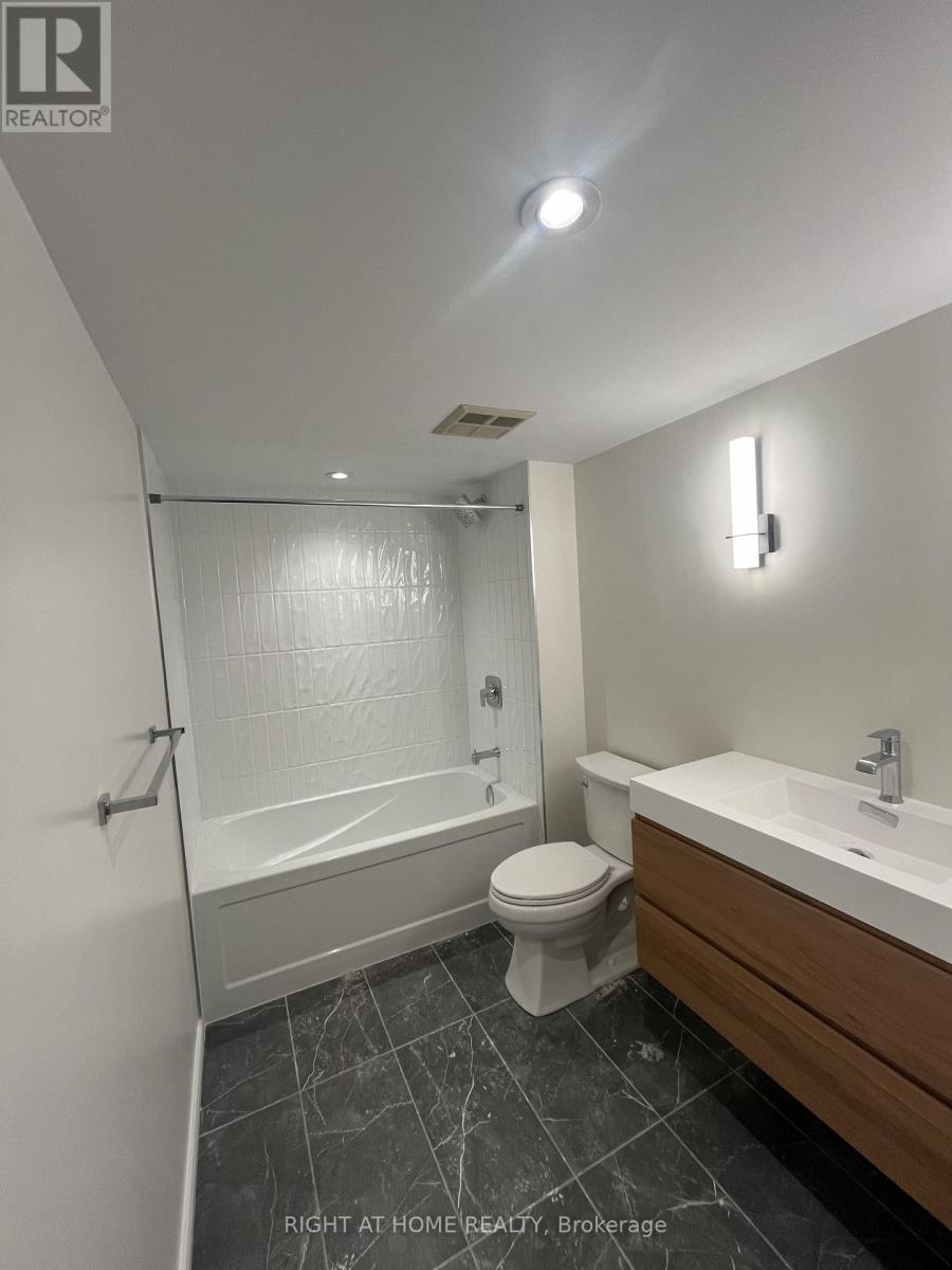1619 - 25 The Esplanade, Toronto, Ontario  M5E 1W5 - Photo 12 - C13722634