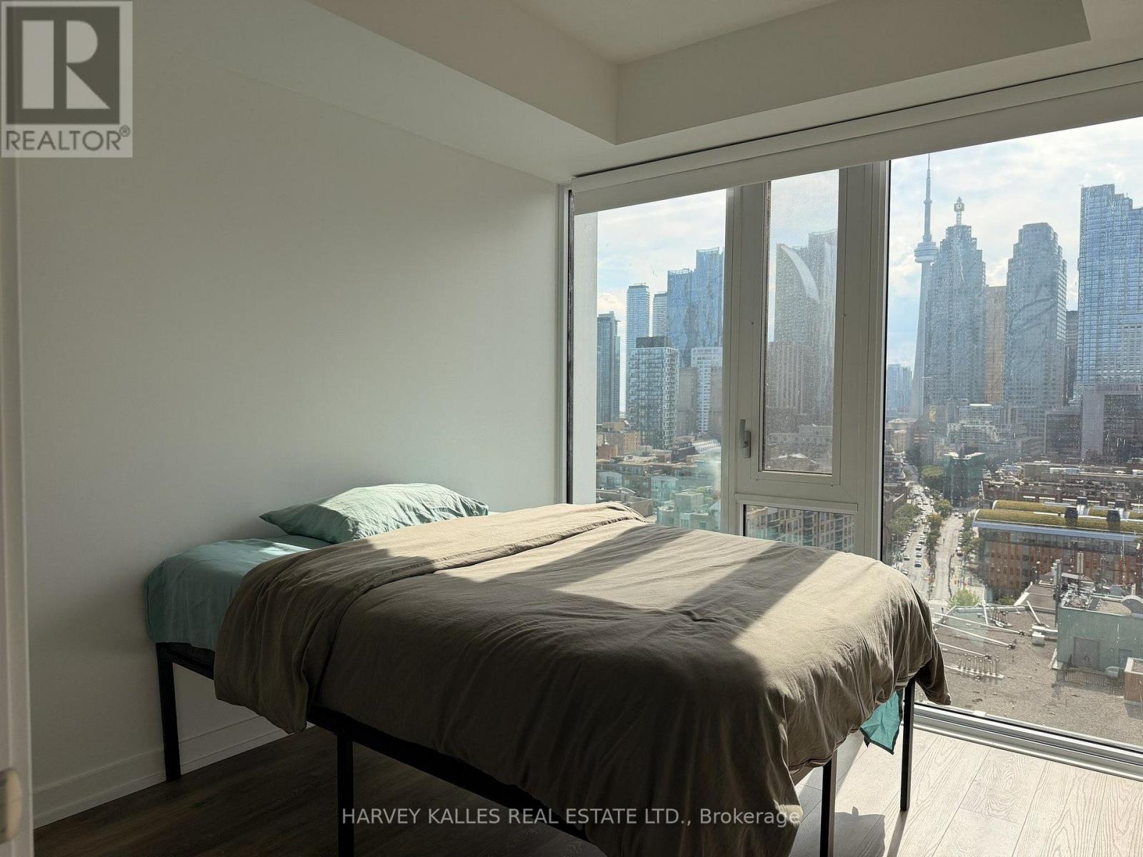 1704 - 158 Front Street E, Toronto, Ontario  M5V 1E5 - Photo 6 - C13722678