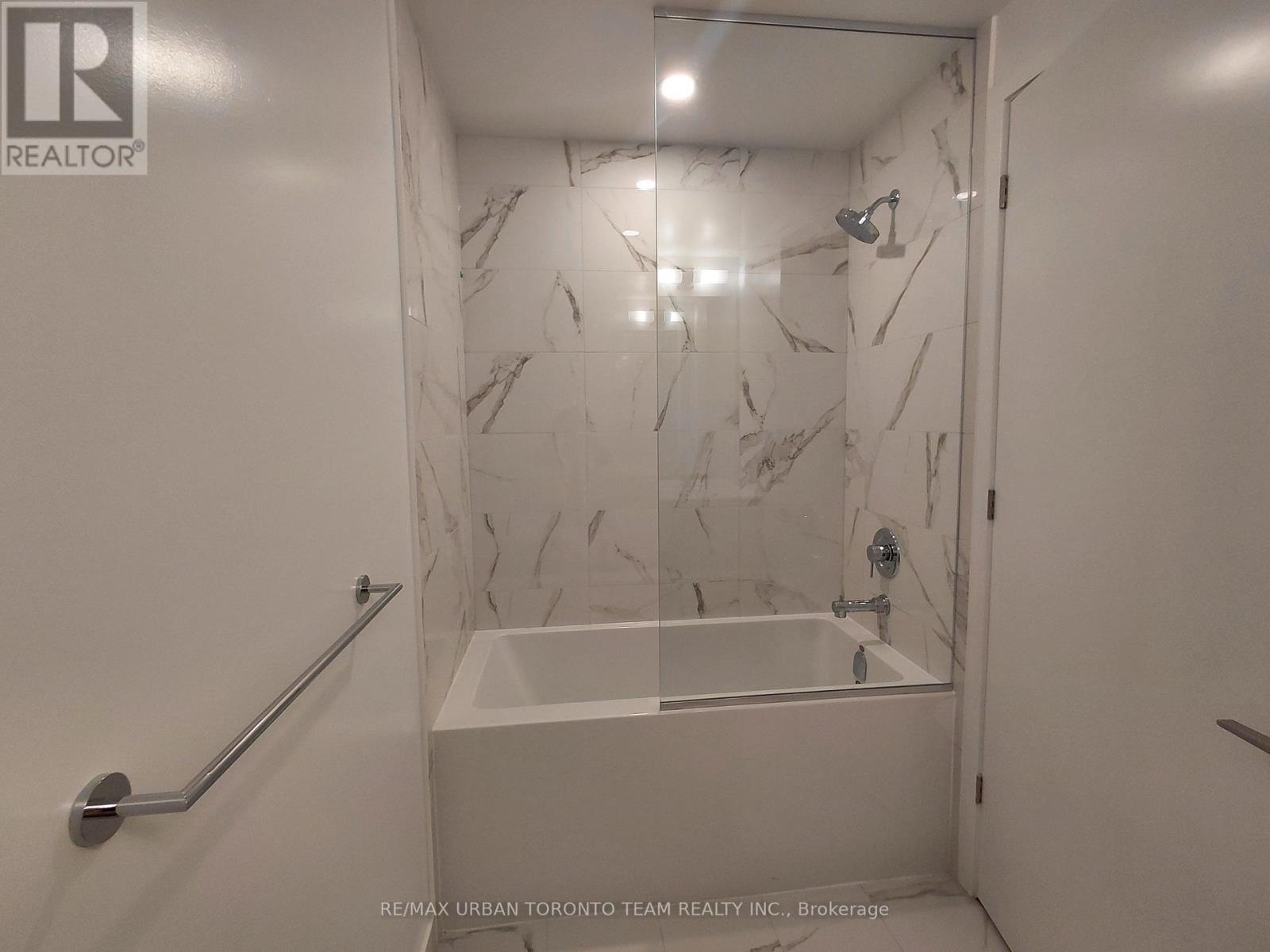1702 - 180 Front Street E, Toronto, Ontario  M5A 0K9 - Photo 11 - C13722732