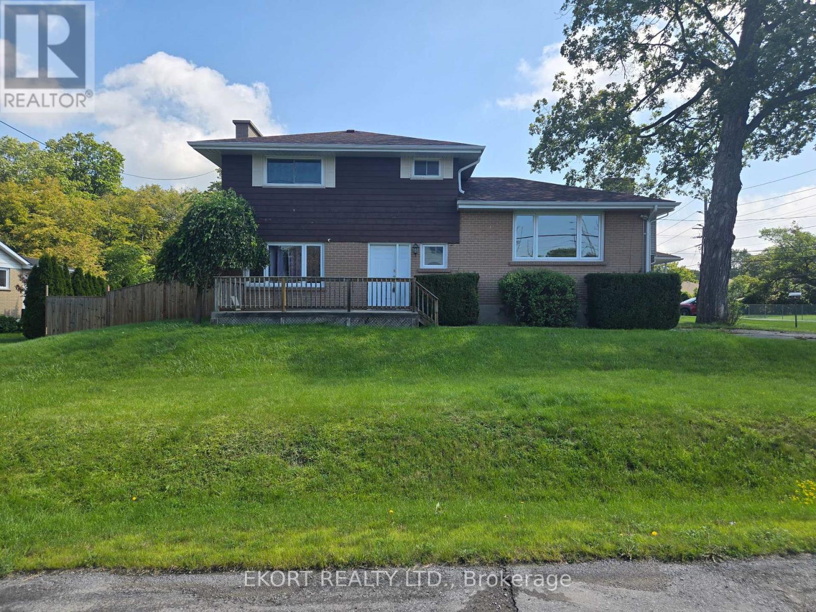 12 EDGEHILL ROAD, Belleville, Ontario