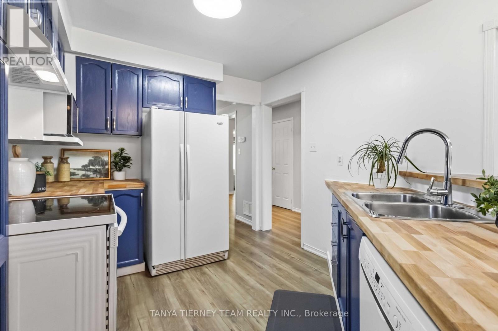 36 Zachary Place, Whitby, Ontario  L1M 1E1 - Photo 16 - E13722528