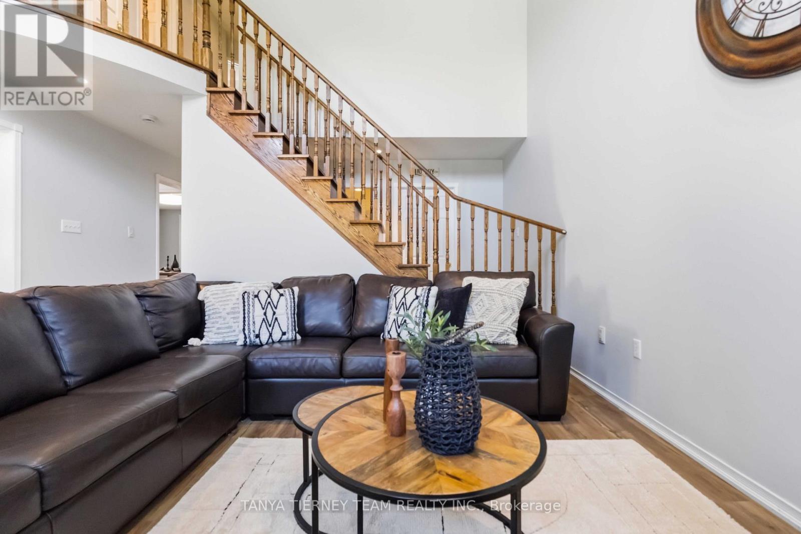 36 Zachary Place, Whitby, Ontario  L1M 1E1 - Photo 21 - E13722528